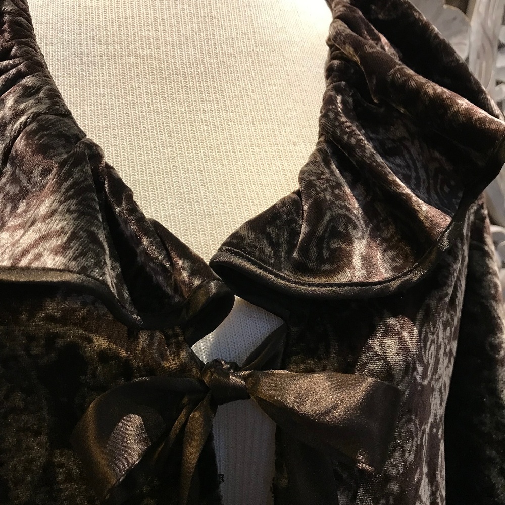 T Tahari Velvet Jacket with Ribbon Tie Closure